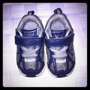 Baby boys Nike sneakers